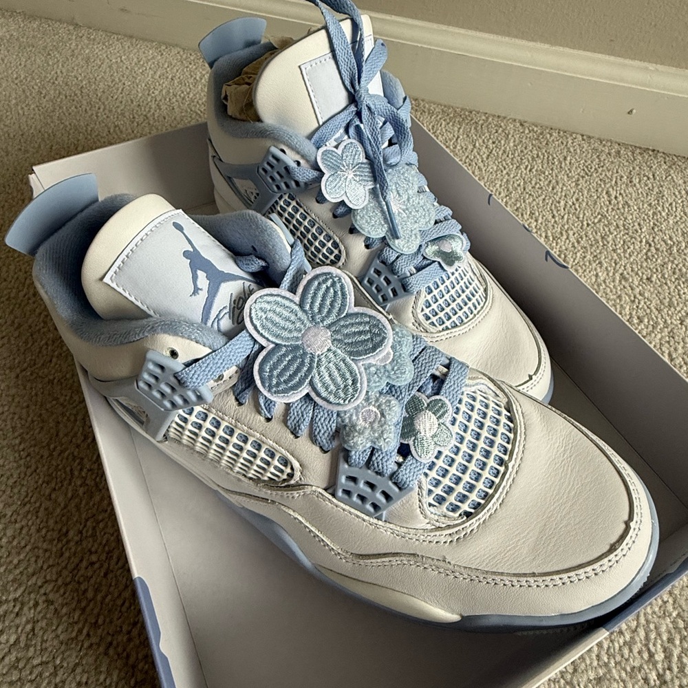 Jordan 4 Retro “Aluminum” Sneakers